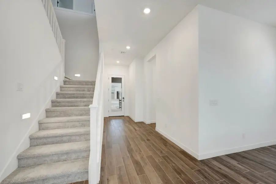 Spacious, unfurnished interior of a new home in Soleo, San Tan Valley (Image 24).
