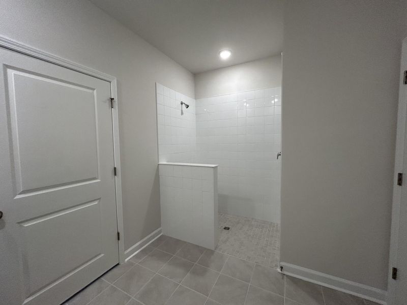 Spacious, unfurnished interior of a new home in Hammock Walk at Nexton, Summerville (Image 15).