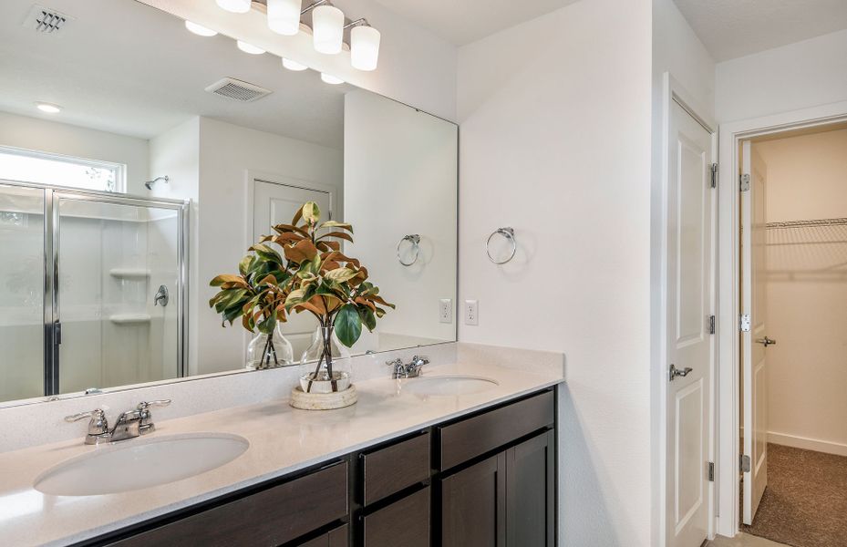 Dual Sink Owner's Bath Dual Sink Owner's Bath