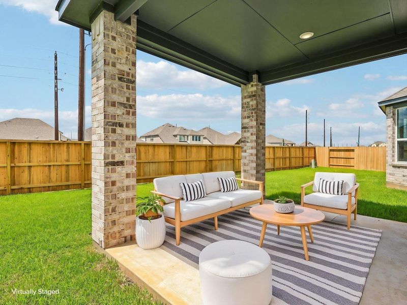 Exterior details and patio area of a home in Kingdom Heights, Rosenberg (Image 23).