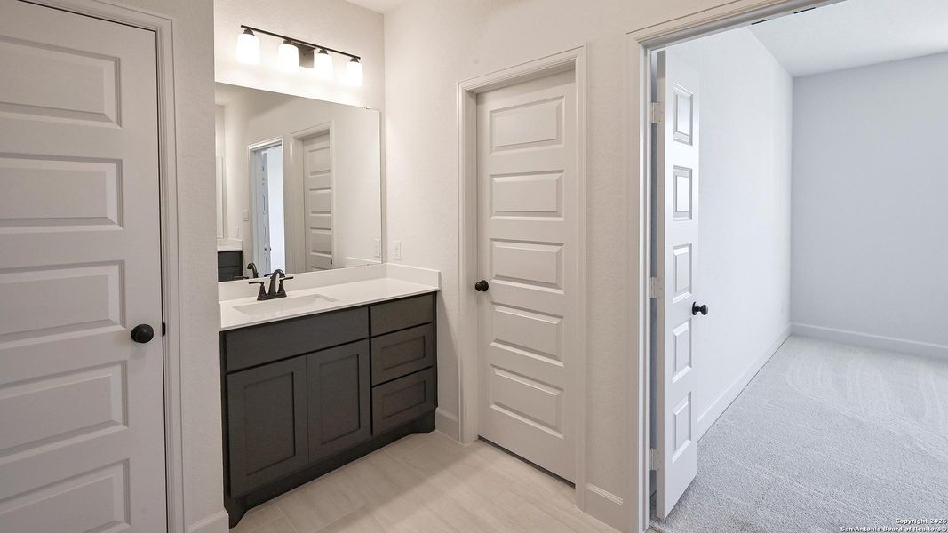 Furnished interior view inside a new home in Solms Landing 45', New Braunfels (Image 8).