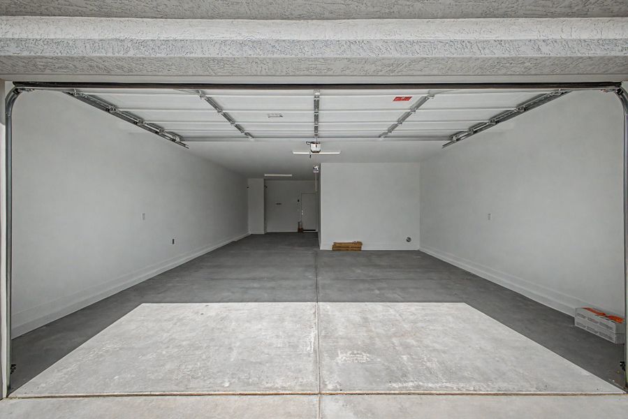 Spacious, unfurnished interior of a new home in Bentridge, Buckeye (Image 13). Spacious, unfurnished interior of a new home in Bentridge, Buckeye (Image 13).