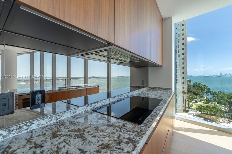 Condo located in Miami, FL showcasing its design and architecture (Image 19). Condo located in Miami, FL showcasing its design and architecture (Image 19).