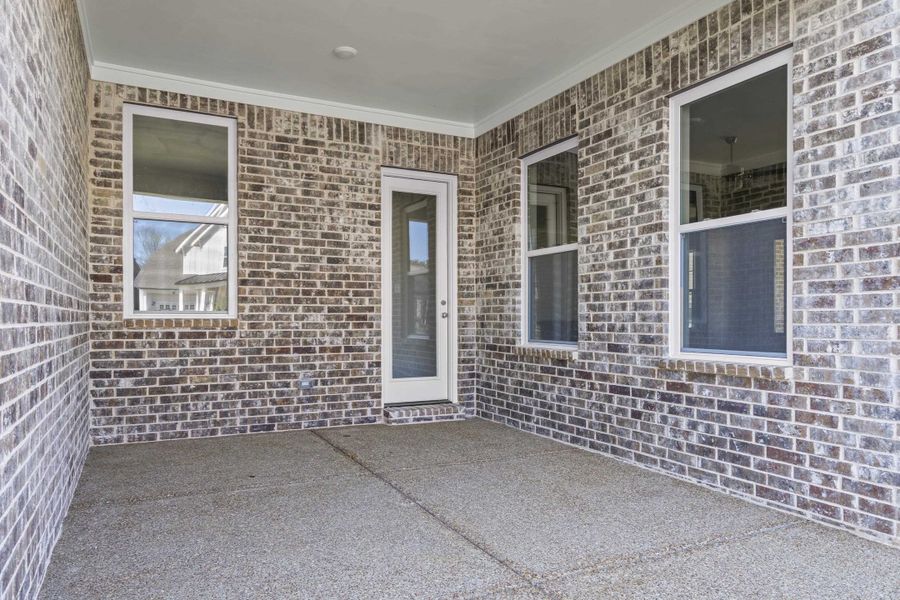 Exterior details and patio area of a home in Lockwood, Collierville (Image 4).