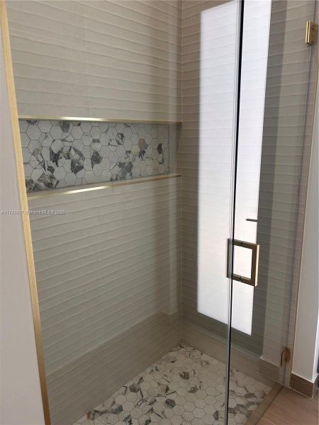 Image 40 of a home in .