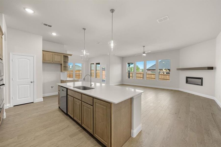 901 Meadowview- Kitchen-4