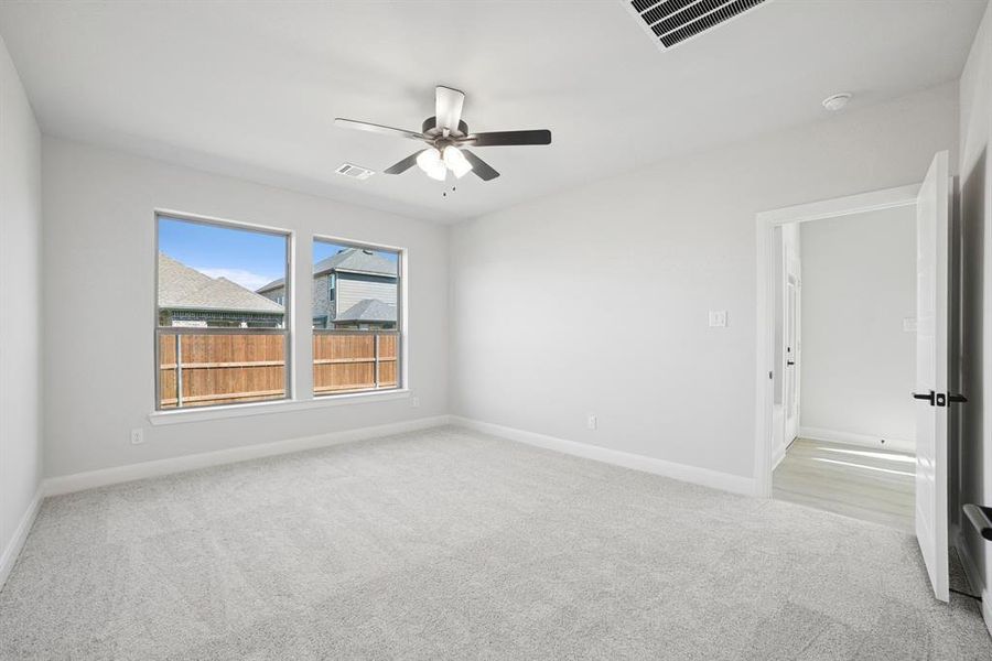 Spacious, unfurnished interior of a new home in Creekshaw – Gardens, Royse City (Image 12).
