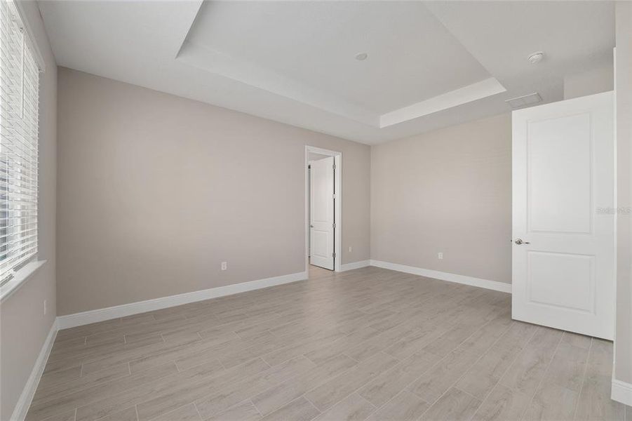 Spacious, unfurnished interior of a new home in , Ocala (Image 39).