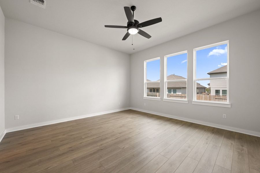 Spacious, unfurnished interior of a new home in Park Central, Georgetown (Image 33).