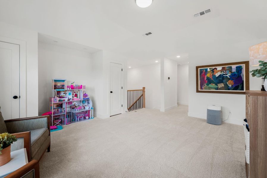 Furnished interior view inside a new home in Santa Rita Ranch, Liberty Hill (Image 32).