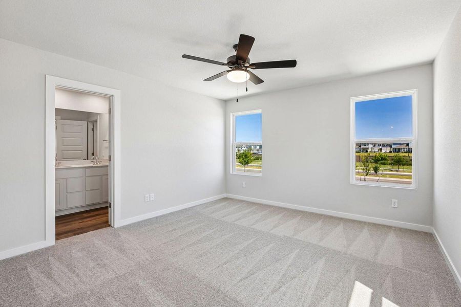Spacious, unfurnished interior of a new home in Avery Centre, Round Rock (Image 26).