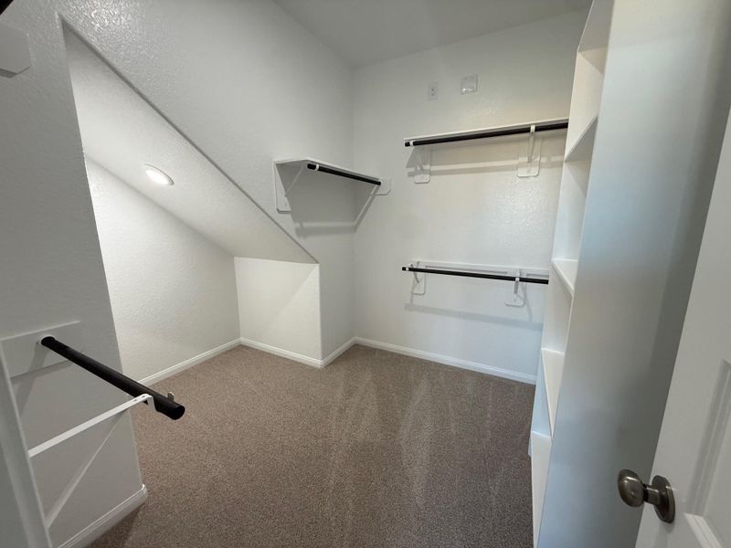 Spacious, unfurnished interior of a new home in Wayside Village, Houston (Image 26).