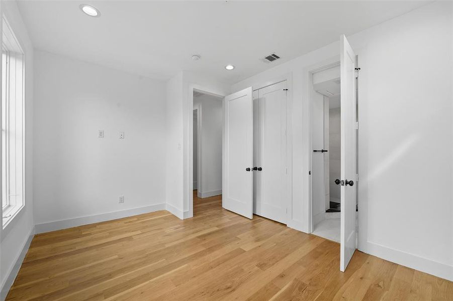 Spacious, unfurnished interior of a new home in , Fort Worth (Image 28).