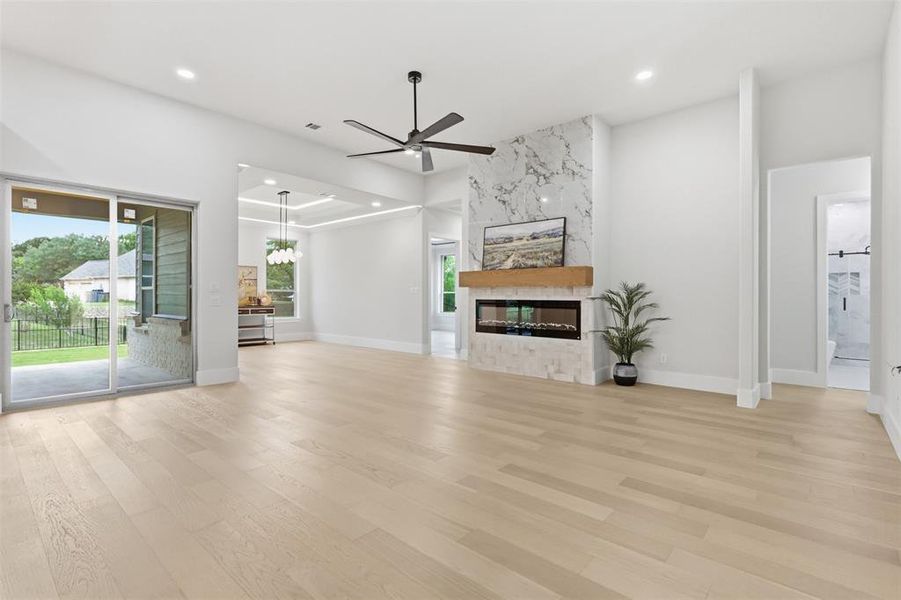 Spacious, unfurnished interior of a new home in , Granbury (Image 28). Spacious, unfurnished interior of a new home in , Granbury (Image 28).