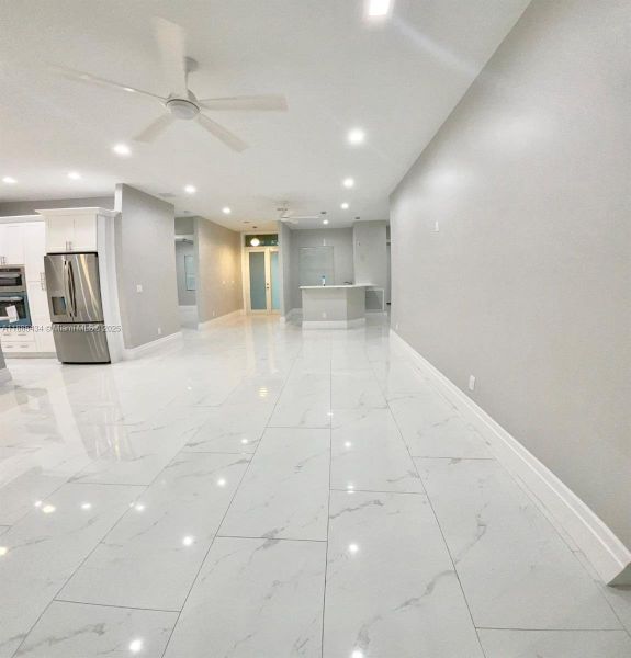 Spacious, unfurnished interior of a new home in , Port St. Lucie (Image 20).