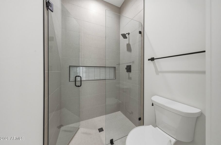 B (33) Model Bath for Bedroom 4 and 5 Op B (33) Model Bath for Bedroom 4 and 5 Op