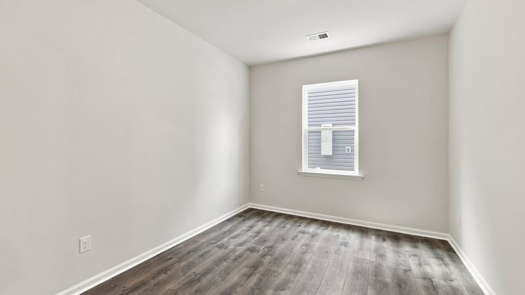 Spacious, unfurnished interior of a new home in Hunters Ridge, Woodruff (Image 21).
