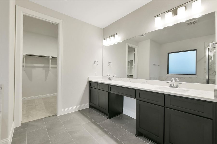 Furnished interior view inside a new home in Evergreen 60', Conroe (Image 6).