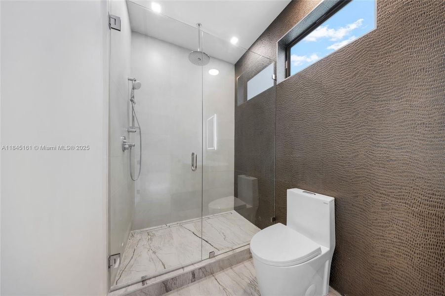 Furnished interior view inside a new home in , Fort Lauderdale (Image 47). Furnished interior view inside a new home in , Fort Lauderdale (Image 47).