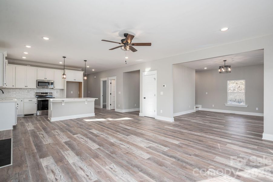 Spacious, unfurnished interior of a new home in , Denver (Image 30).