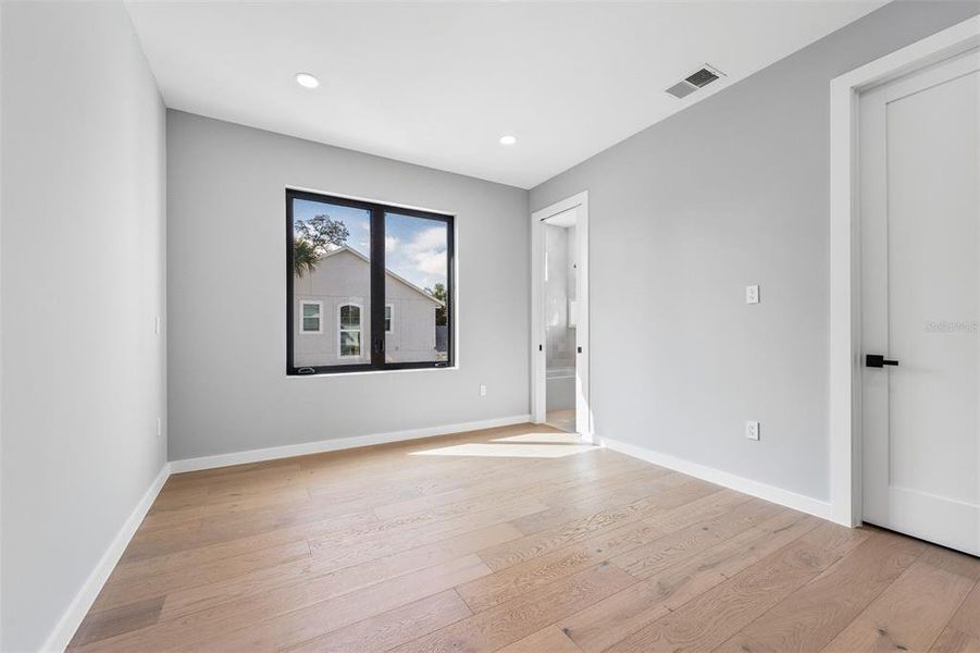 Spacious, unfurnished interior of a new home in College Park, Orlando (Image 58). Spacious, unfurnished interior of a new home in College Park, Orlando (Image 58).