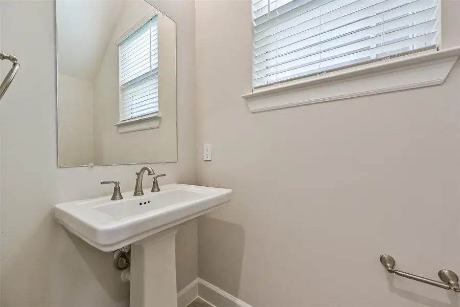 Close-up of interior finishes inside a home in Pearland Old Townsite, Pearland (Image 16).