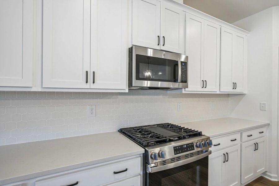 Representative images and renderings are for illustrative purposes. Actual structural options and design finishes of home may vary. Representative images and renderings are for illustrative purposes. Actual structural options and design finishes of home may vary.