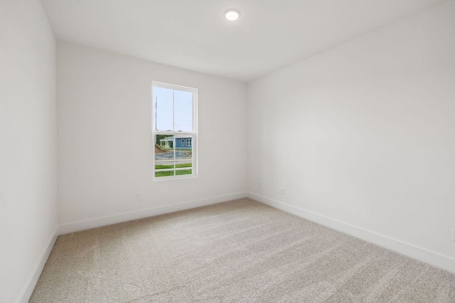 Spacious, unfurnished interior of a new home in Del Webb Barton Village, Lebanon (Image 60).
