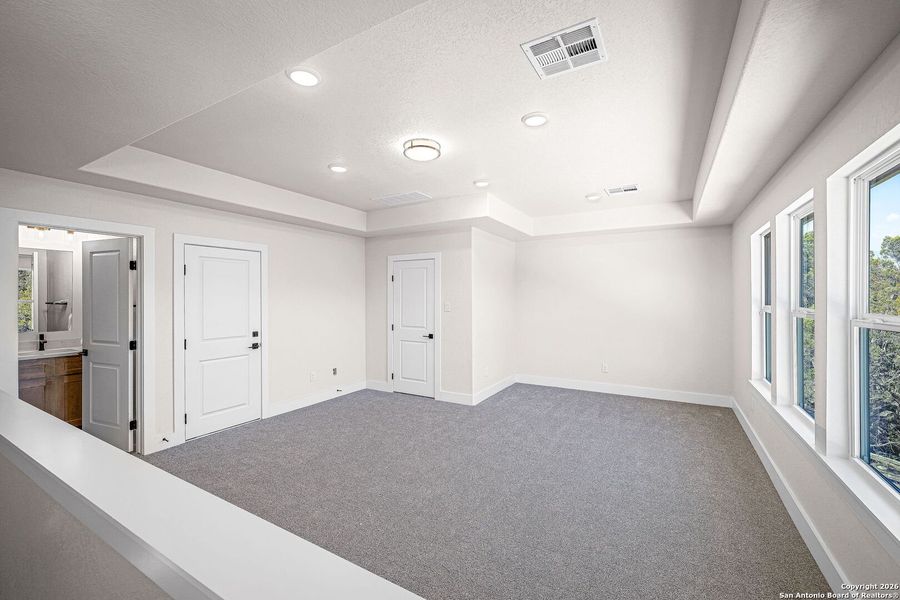 Spacious, unfurnished interior of a new home in , Spring Branch (Image 29).