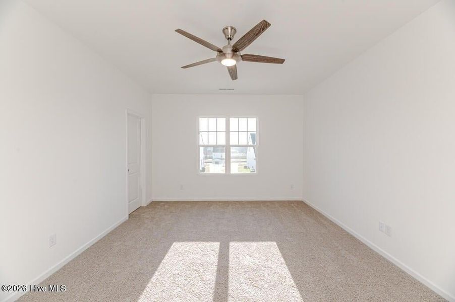 Spacious, unfurnished interior of a new home in Fords Reach, Bolivia (Image 9).