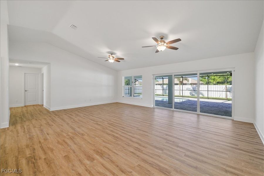 Spacious, unfurnished interior of a new home in Cape Coral, Cape Coral (Image 15).