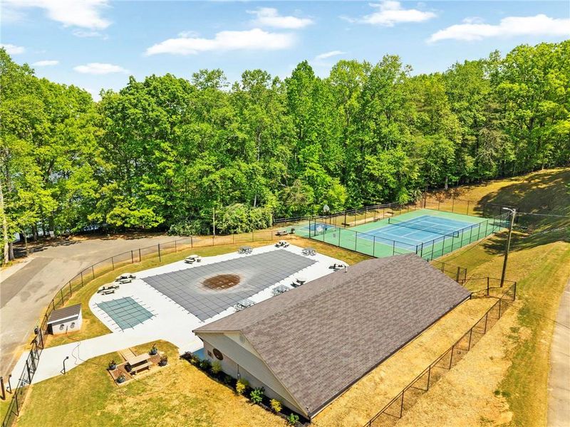 Exterior details and patio area of a home in , Gainesville (Image 4).