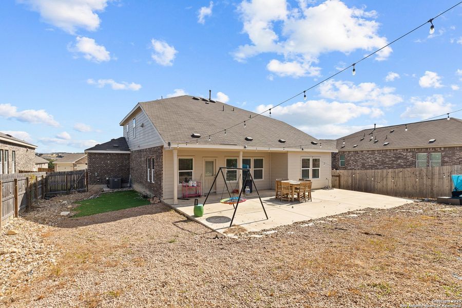 Exterior details and patio area of a home in , Bulverde (Image 2).