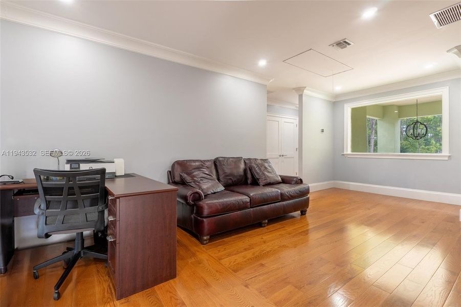 Furnished interior view inside a new home in , Parkland (Image 52).
