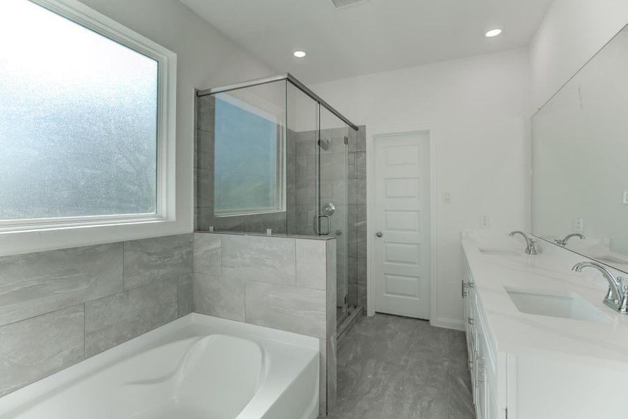 Furnished interior view inside a new home in Townsen Landing, Humble (Image 4).