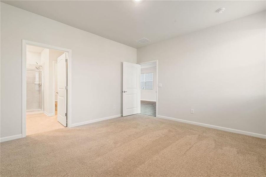 Spacious, unfurnished interior of a new home in , Acworth (Image 36).