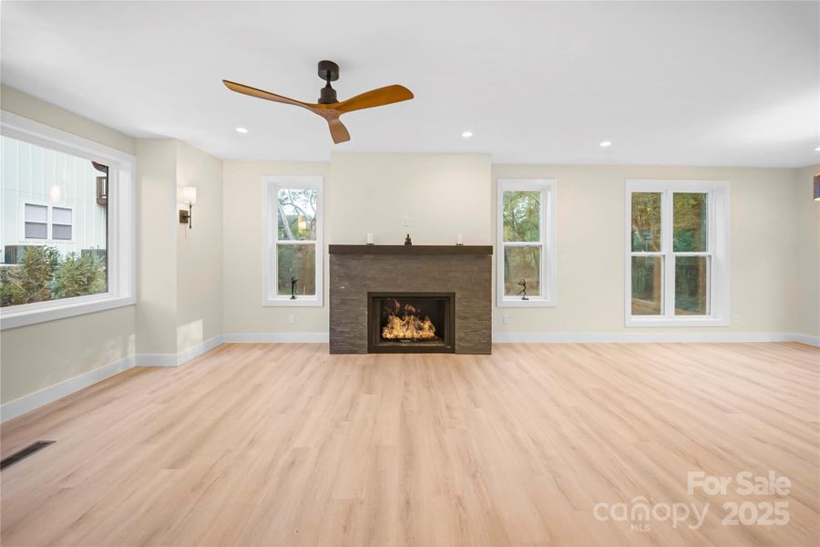 Spacious, unfurnished interior of a new home in , Asheville (Image 21).