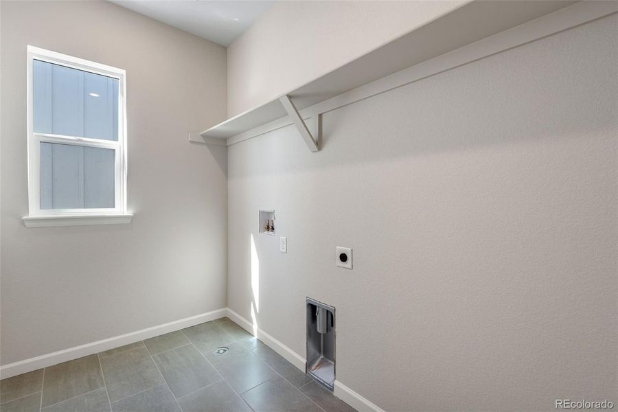 Spacious, unfurnished interior of a new home in Wild Oak at The Canyons, Castle Pines (Image 25). Spacious, unfurnished interior of a new home in Wild Oak at The Canyons, Castle Pines (Image 25).