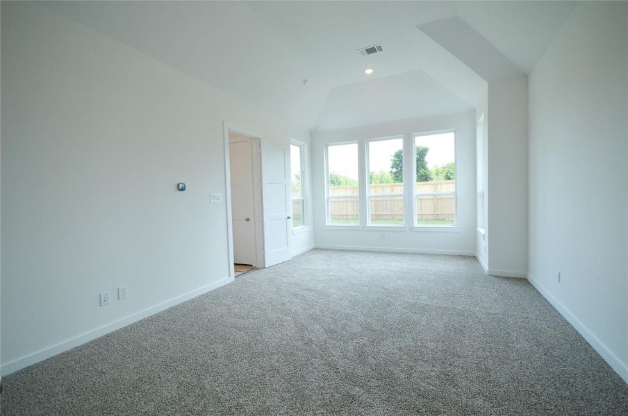 Spacious, unfurnished interior of a new home in Meridiana, Manvel (Image 10).