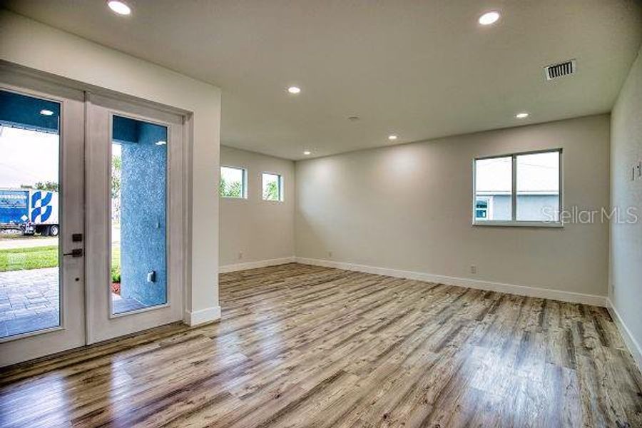 Spacious, unfurnished interior of a new home in , Punta Gorda (Image 43). Spacious, unfurnished interior of a new home in , Punta Gorda (Image 43).