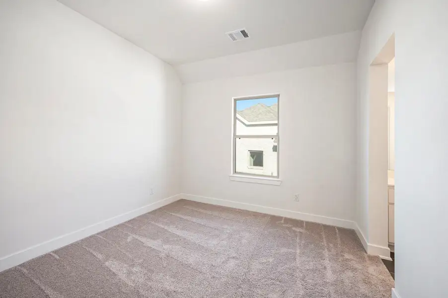 Spacious, unfurnished interior of a new home in , Hockley (Image 12).