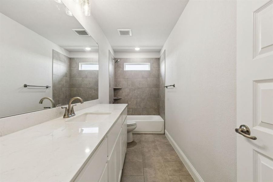 Furnished interior view inside a new home in Lakes of River Trails, Fort Worth (Image 10).