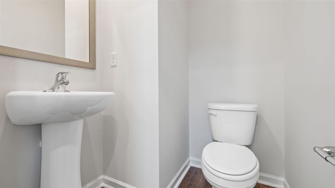 Image 28 of a home in Woodglen.