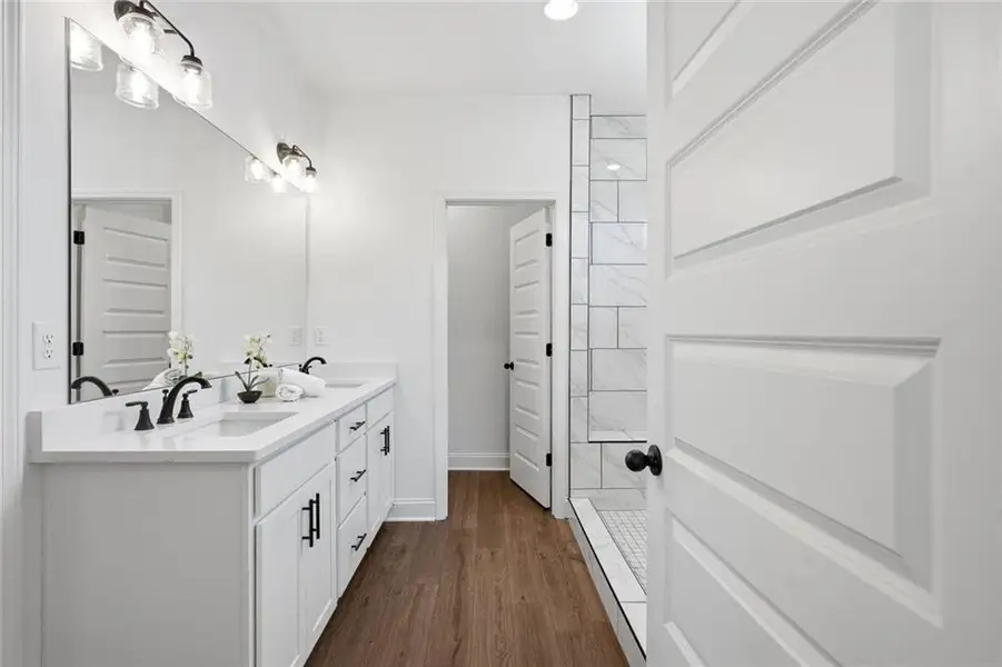 Furnished interior view inside a new home in , Mansfield (Image 13).