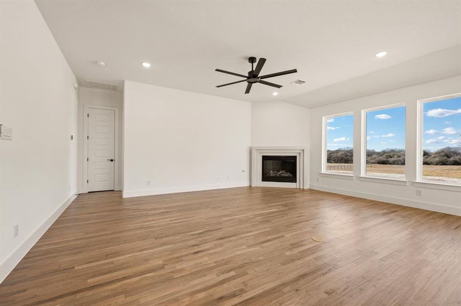 Spacious, unfurnished interior of a new home in Rocky Top Ranch, Reno (Image 16).