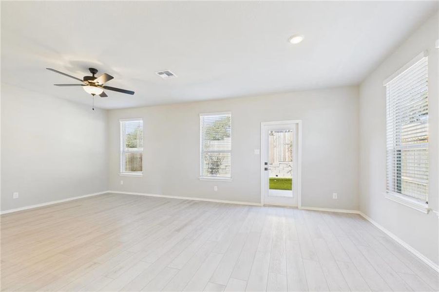 Spacious, unfurnished interior of a new home in Greene Farm, Cartersville (Image 15).