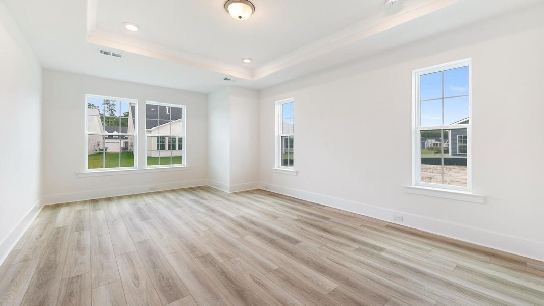 Spacious, unfurnished interior of a new home in , Summerville (Image 22).