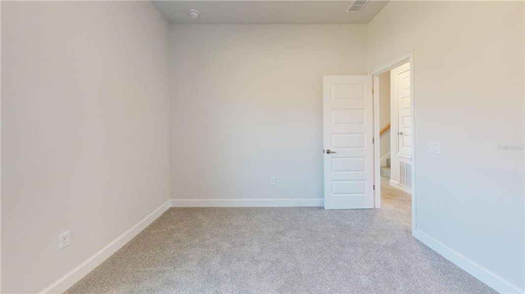 Spacious, unfurnished interior of a new home in Rolling Hills, Bell (Image 10).