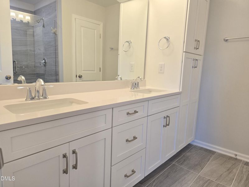 1000016459 1000016459