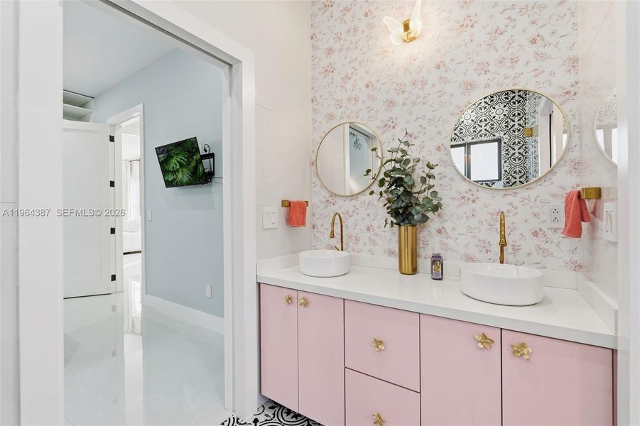 Furnished interior view inside a new home in , Clewiston (Image 33).